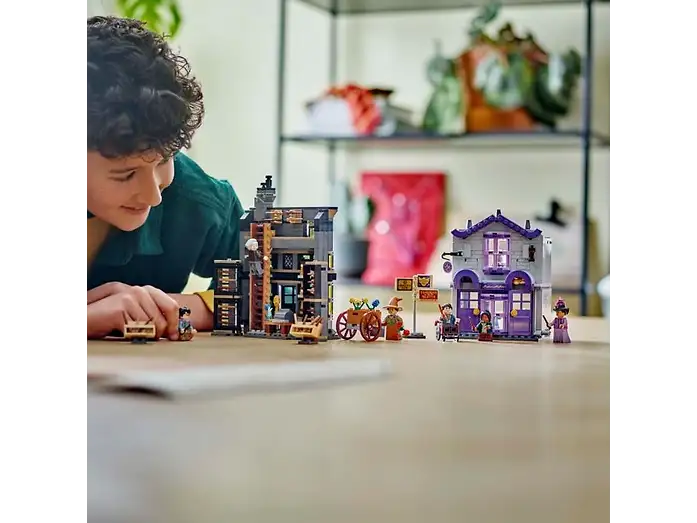 LEGO Harry Potter Olivanders™ & Madame Mallekins Gewaden (76439)